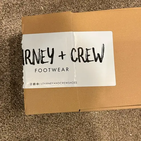 Journee Collection Journee Crew Comfort Foam™ Lynz Sneakers Gray White Faux Python 9.5 EUC