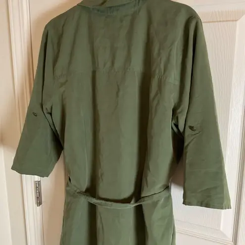 Reynah Couture Green Button