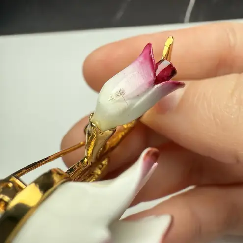 Pink & White Porcelain Rose Bud Flower Stem Brooch Pin Gold Tone Signed CR