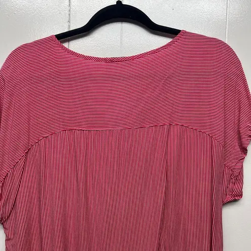 Hot Kiss Women's Pin Striped Red V-Neck Short Sleeve Top Size XL Lightweight