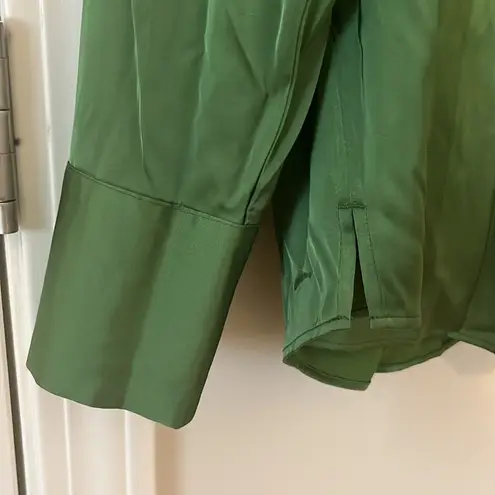 Abercrombie and Fitch green button up satin blouse in size Large