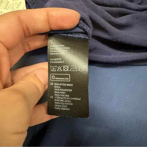 H&M  Blue Satin Sleeveless Career V Neck Tank Top Blouse with Gold Buttons Size S