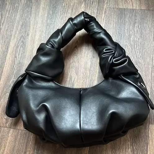 ISABELLA HOBO Black