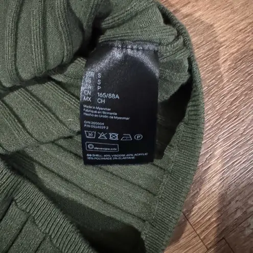DIVIDED H&M Tank Top Green