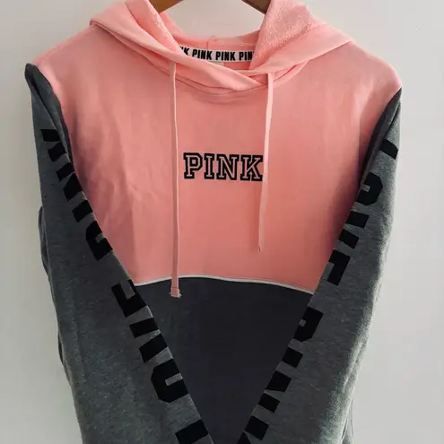 Victoria’s Secret PINK Gray Block Logo Print Hoodie Size XS