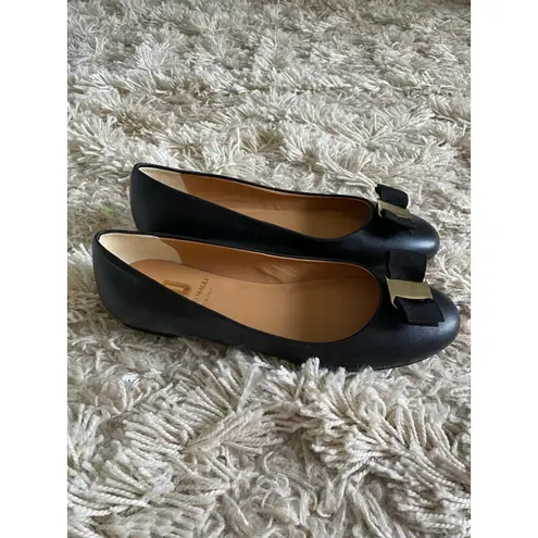 Bruno Magli Classic Bow Flats Elegant Minimalist Italian Workwear Spring Summer Black Size 7.5