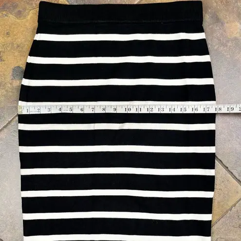 New York & Co. Stripped Knee Length Pencil Skirt Medium