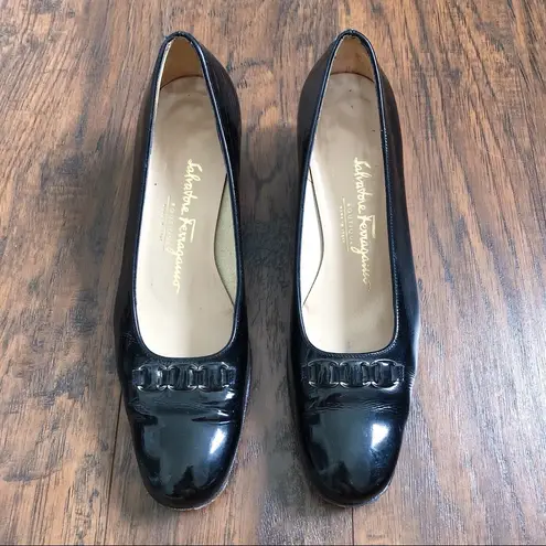 Salvatore Ferragamo • vintage black patent pumps heels block round toe chain