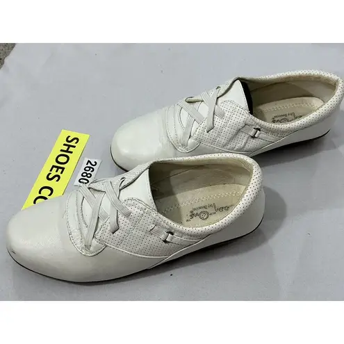 Womans Easy Ones By Beacon White Leather Slip On Shoes Size 9 W