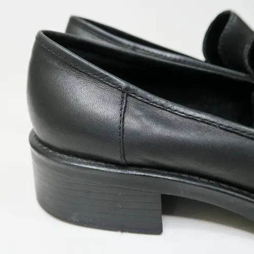 Vintage 90s Whitemt Black Leather Heeled Loafers