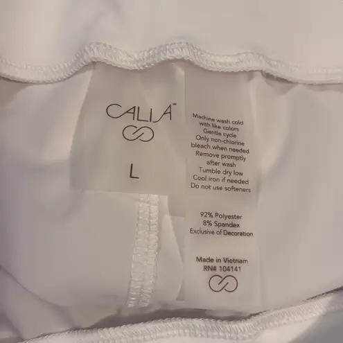 Calia by Carrie Underwood Mid Rise Shorts in Pure White Large Journey Collection