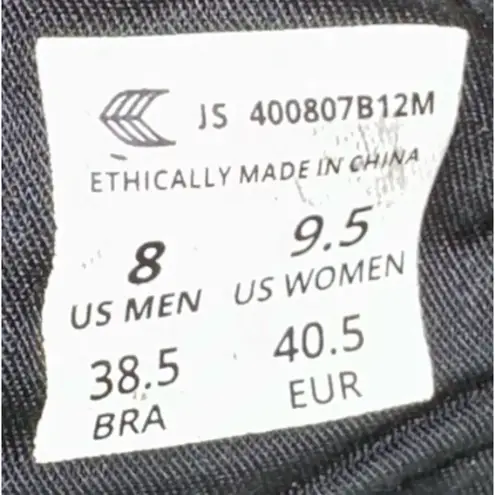 Cariuma Catiba Pro Low Black with White Contrast Skateboarding Sneaker W 9.5