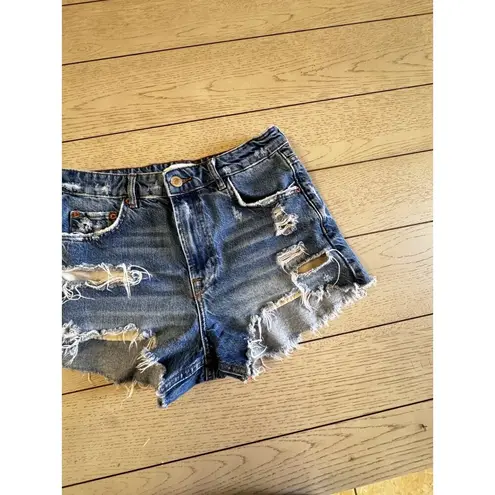 ZARA  The HW High Waist Frayed Denim Shorts Size 6