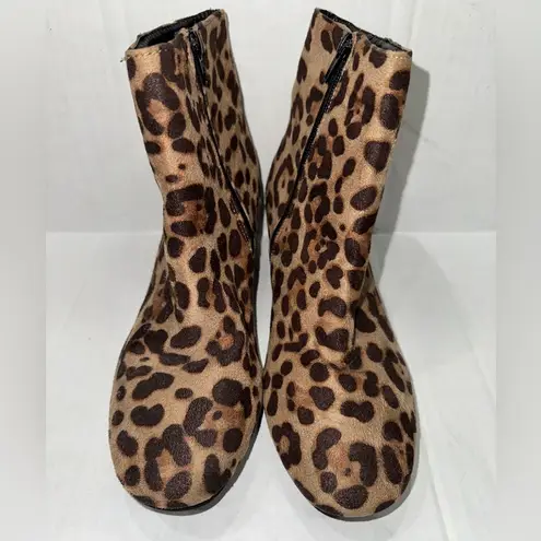 Bobbie & Brooks Bobbie Brooks Sz 7 Faux Suede Leopard Print Zip Up Stack Heel Ankle Boots