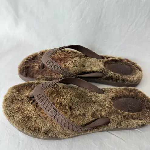 UGG  Australia Women’s Fluffie Brown Sandals Size 7