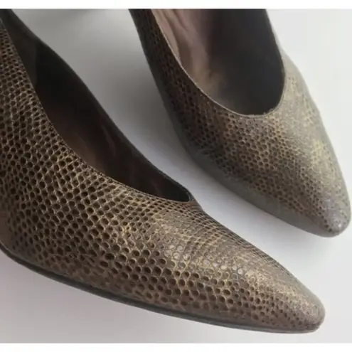 Stuart Weitzman  • Vintage Textured Brown Heels - Image 4