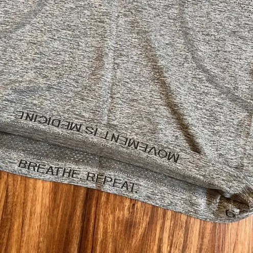 Lululemon  swiftly tech short sleeve