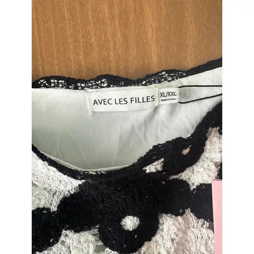 Avec Les Filles NWT Crochet Knit Cropped Tank In Black/White Women’s size XL/XXL