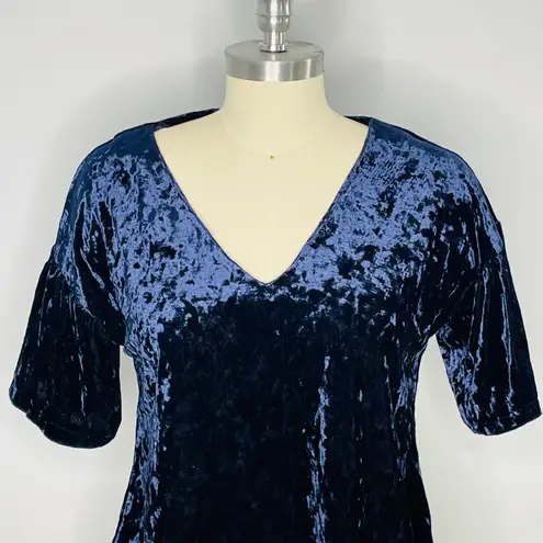Bobeau Flutter Sleeve Velvet Top -Navy- Size Small- NWT