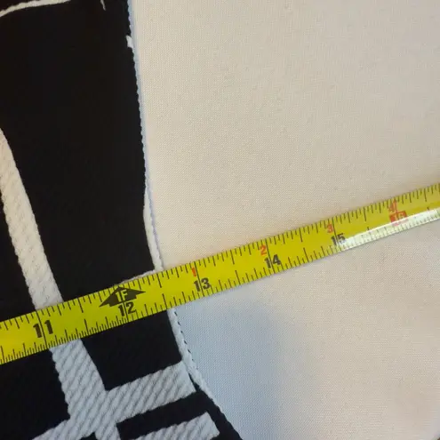 Lu Lus Black White Geometric Print Short Sleeve Sheath Dress Size S Trendy