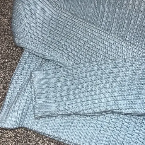 Uk2la Blue Crew Neck Sweater with Ribbed Texture
