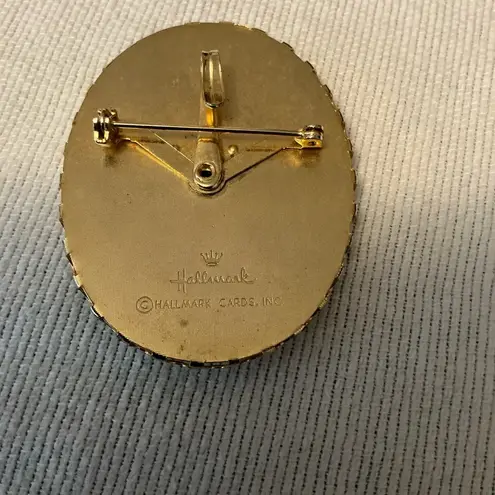 Hallmark Vintage 80s Floral Brooch