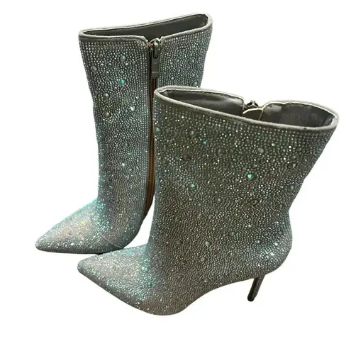 Silver All Rhinestone jeweled pointed toe heeled boot women’s size 8 glamorous