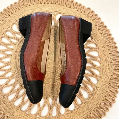 Salvatore Ferragamo Vintage Larix Tan Black Pebble Leather Cap Toe Heels Size 5B