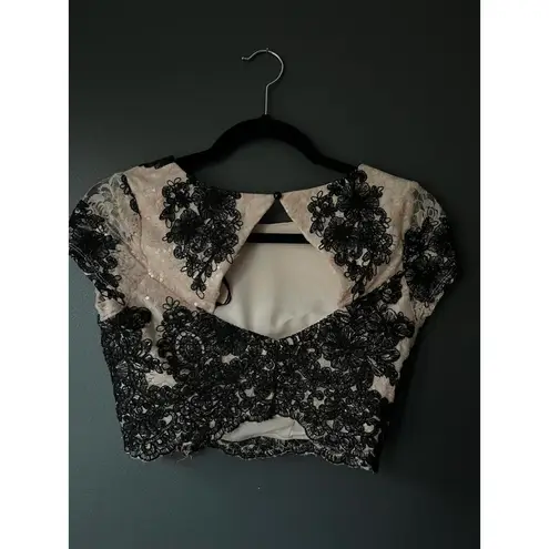 Xtraordinary Women's Lace Crop Top with Black Floral Appliqué