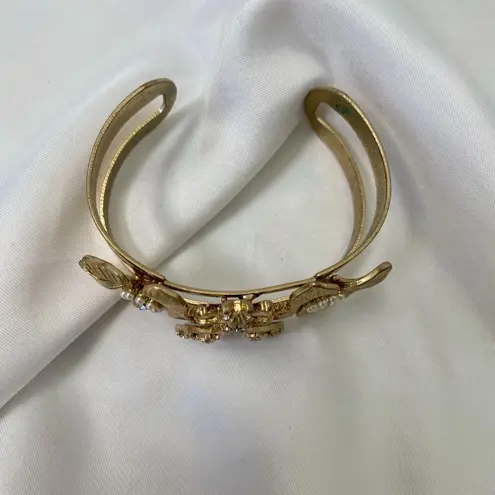 Vintage Gold Tone Chunky Large Critter Bee Gold Tone Bangle Bracelet