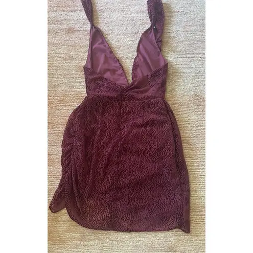 Saylor Burgundy Velvet Burnout Halter Mini Dress Size S Ruched Lined Sexy