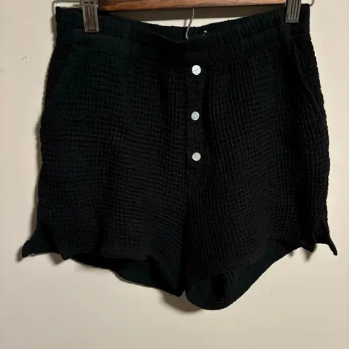 NWOT DONNI. Waffle Henley Short Button