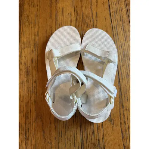 Teva Shoes Womens Size 7 White Original Universal Sandals Hook & Loop 1003987