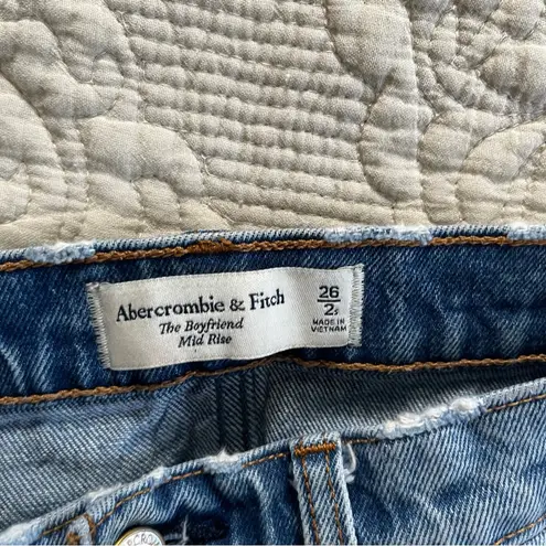 Abercrombie & Fitch  the boyfriend mid rise distressed jeans size 26 / 2s thumbnail 3