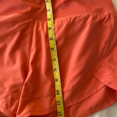 Orange Athletic Shorts with Elastic Waistband and Compression Layer Size M