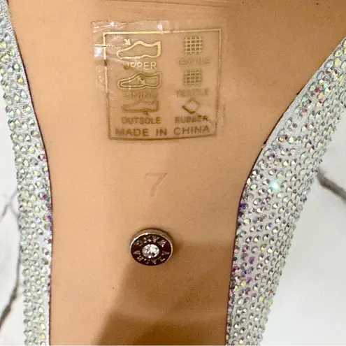 NWOT AZALEA WANG HONEY BUNCH SILVER RHINESTONE BOOTIES SIZE 7