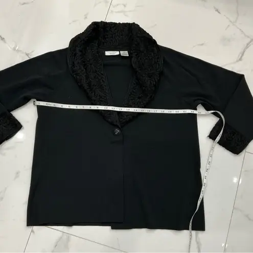 Laura Ashley Dressy and elegant women’s sweater jacket🌹🌹🌹