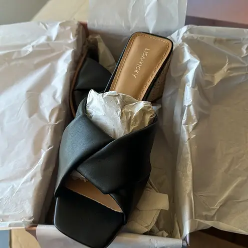 LISA VICKY Impress Block Heel Sandal Black Rattan Boho Woven Heel Size 10