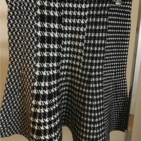 Milly women black fit & flare skirt with free Zara t-shirt US petite small