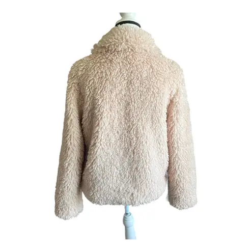 Glamorous NWT--WARM MY HEART Beautiful beige fuzzy fluffy jacket