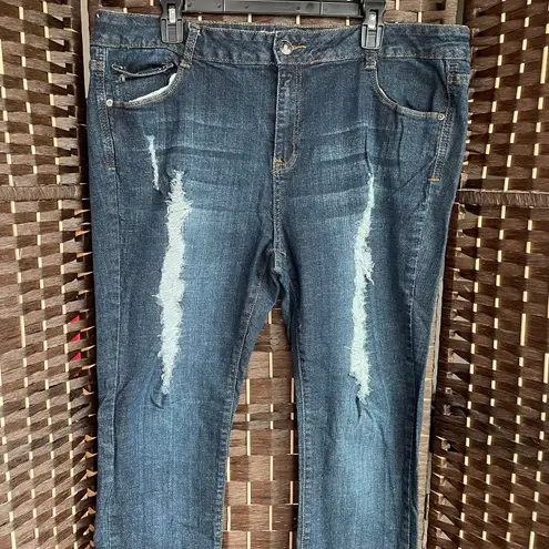 c'est toi Distressed Jeans