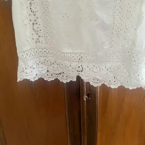 Abercrombie & Fitch ABERCROMIE & FITCH White 100% Cotton Crochet Eyelet Top Size Small