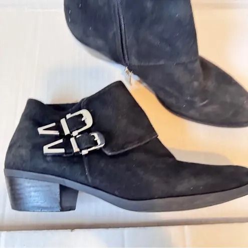 Vince Camuto  Black Suede Leather Double Buckle Ankle Boots Womens 7.5 Western