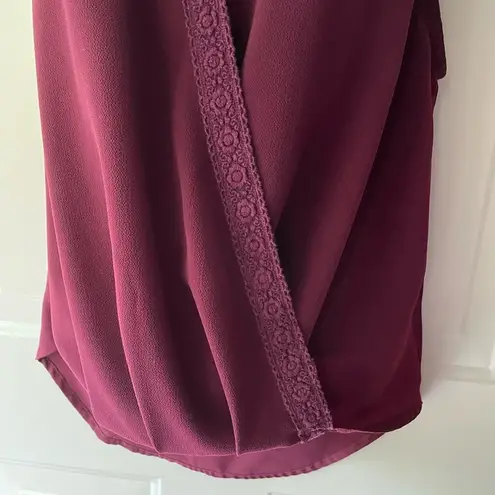 Alya  Burgundy Lace Hi-Low Flowy V-Neck Sleeveless Blouse - Size Small