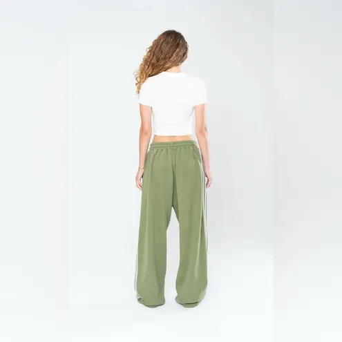 Inaka Power Sportswear Baggy Sweatpants Green Medium NWT IN PACKAGE