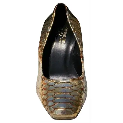 Donald Pliner Couture Hand Painted Metallic Python Leather Pump Shoe New $595 Gold