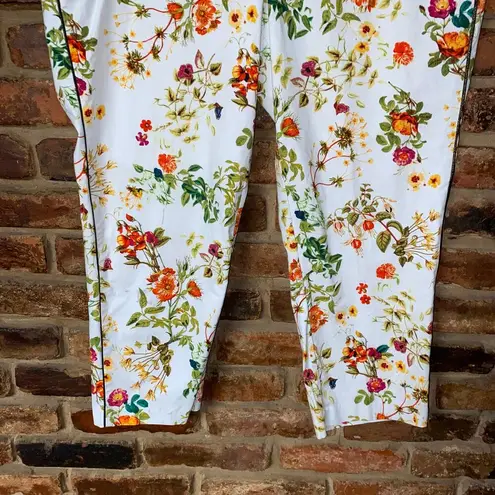 Disney  Alice Through The Looking Glass White Floral Capri Cropped Pants Size 12