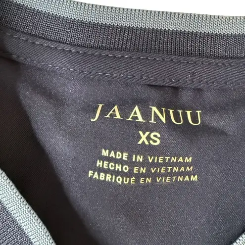 Jaanuu Women's 2-Pocket Scrub Top Navy NWOT Sz XS