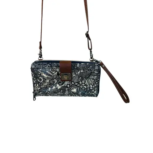 Sakroots Large Smartphone Wristlet Crossbody Navy & Cream Floral Zip Around
