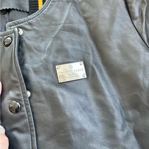 Leather jacket with fancy skull. XS/S Black